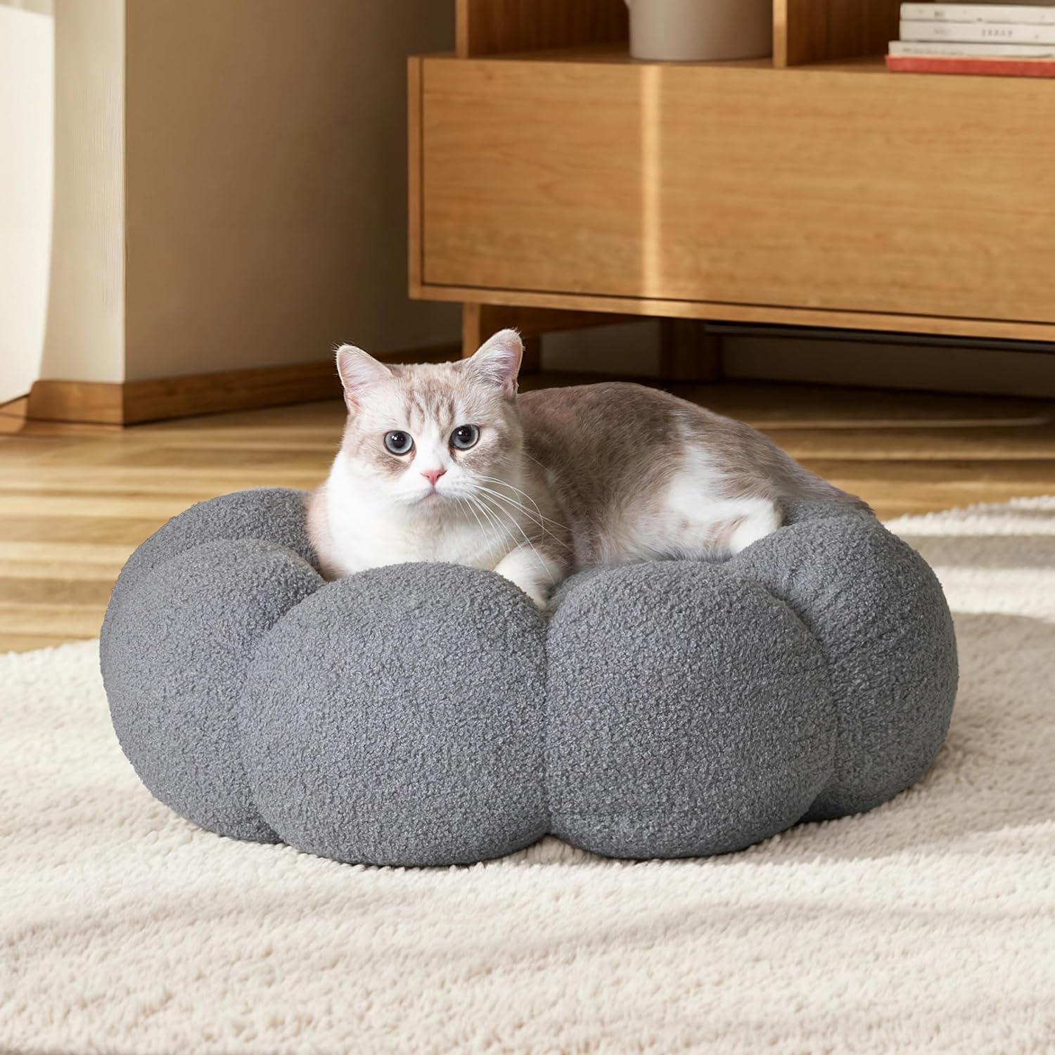 Calming Cat Beds For Indoor Fluffy Flower Bed