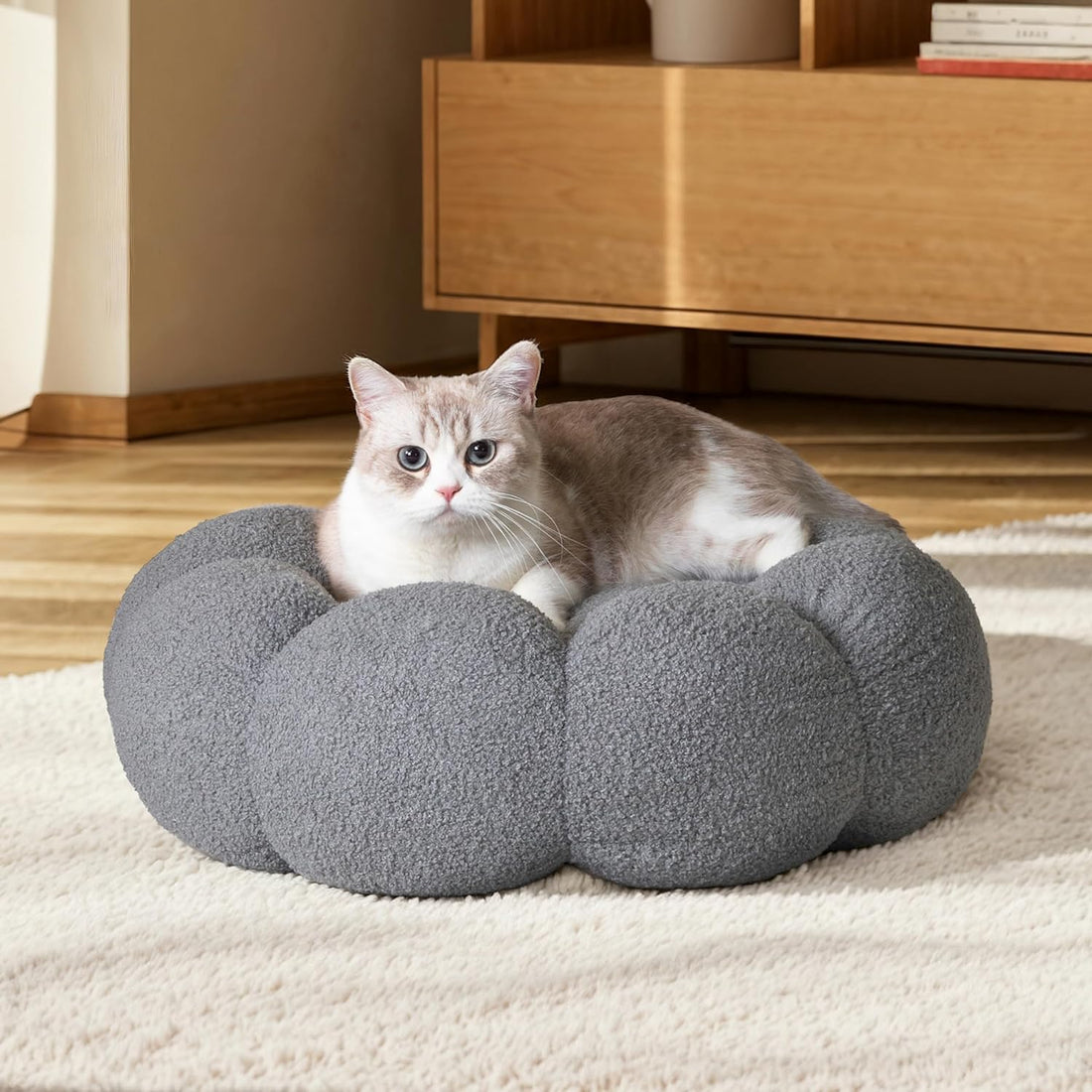 Calming Cat Beds For Indoor Fluffy Flower Bed